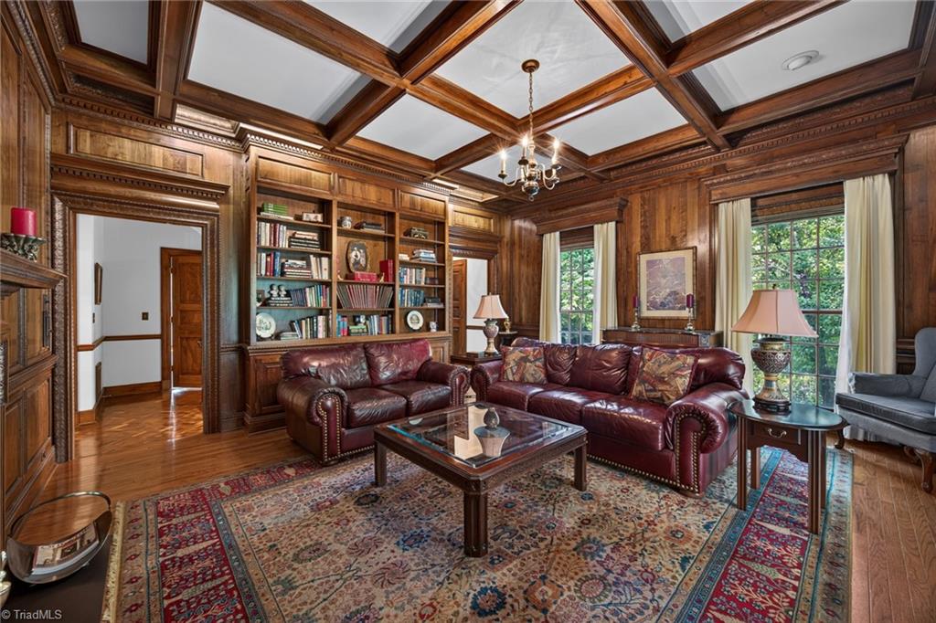 373 Lawrelyn Drive