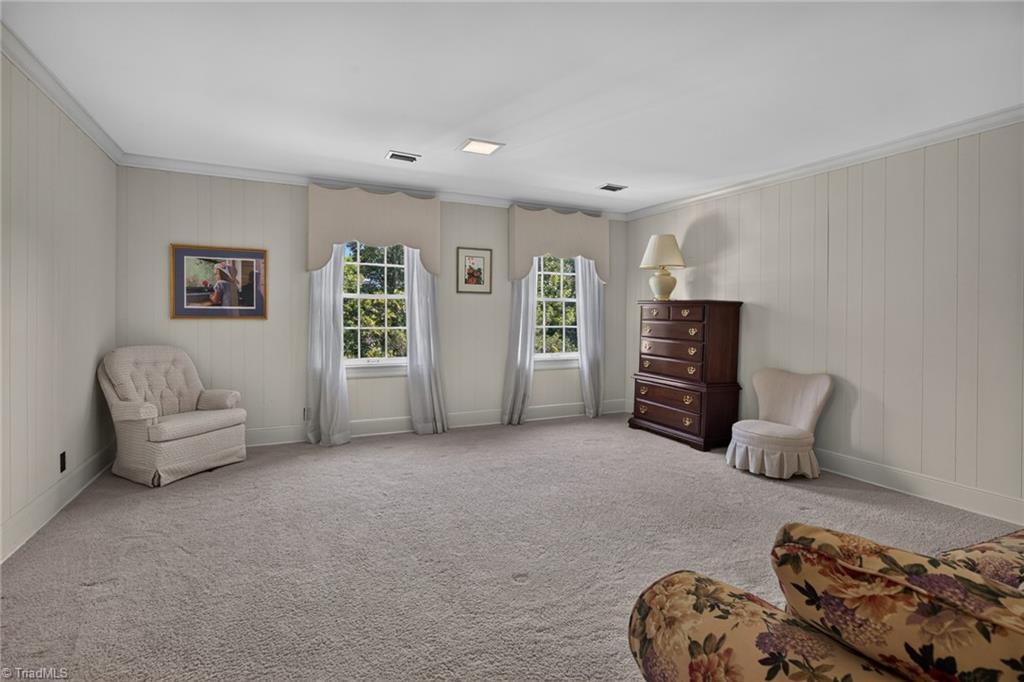 373 Lawrelyn Drive