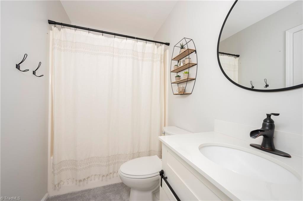 3273 Hyde Place Circle, Winston-Salem