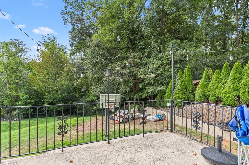 1200 Quail Hollow Road
