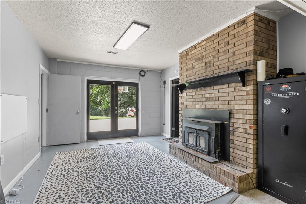 1200 Quail Hollow Road