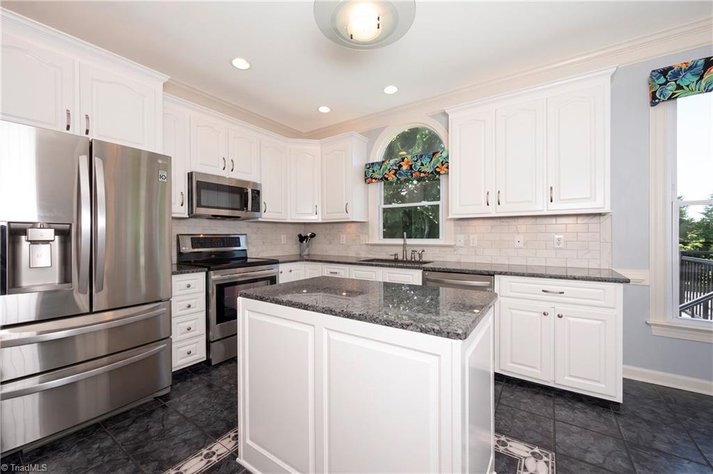 111 Lonetree Court