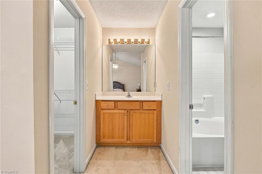 5038 Bartholomews Lane