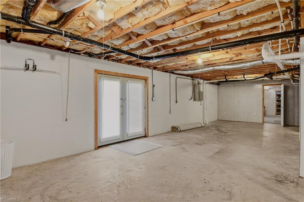 2301 Griffith Road, Winston-Salem
