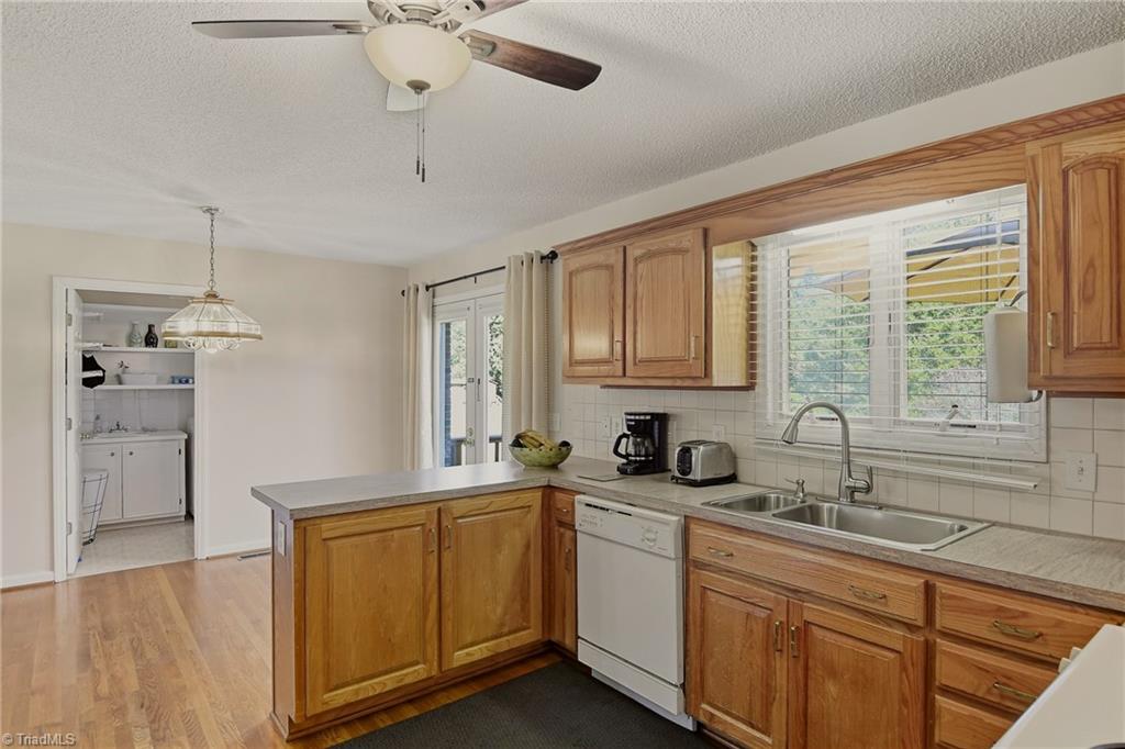 2301 Griffith Road, Winston-Salem