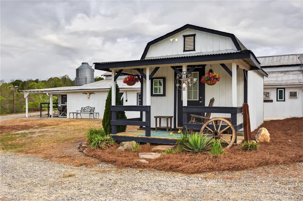 5734 Ogburn Stables Road