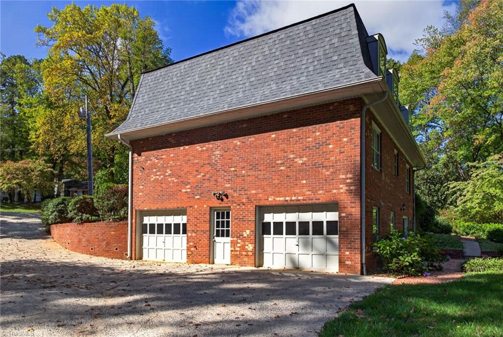 805 Chartwell Circle, Winston-Salem