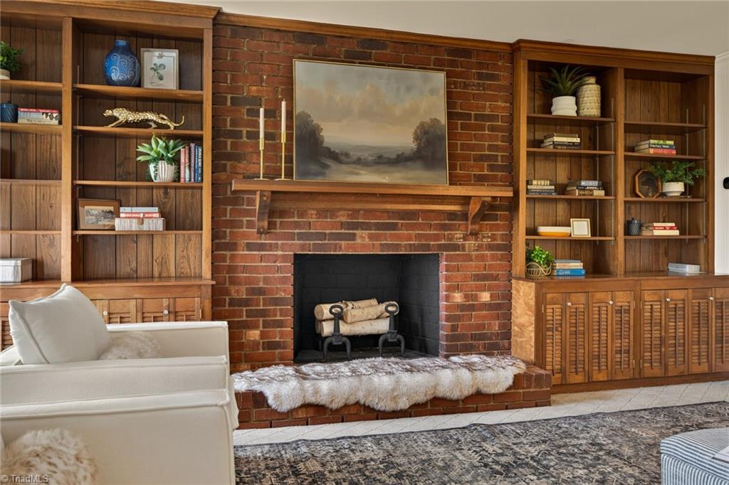 805 Chartwell Circle, Winston-Salem