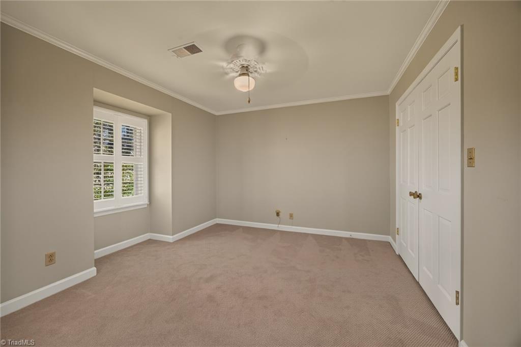 805 Chartwell Circle, Winston-Salem