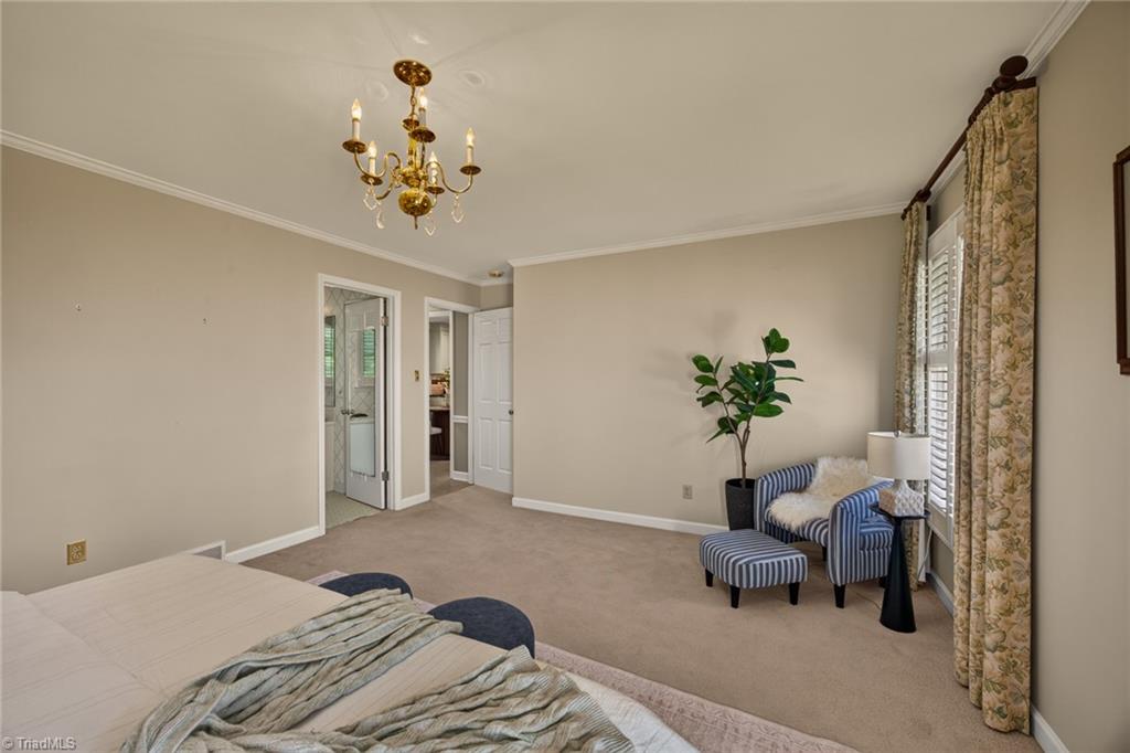 805 Chartwell Circle, Winston-Salem