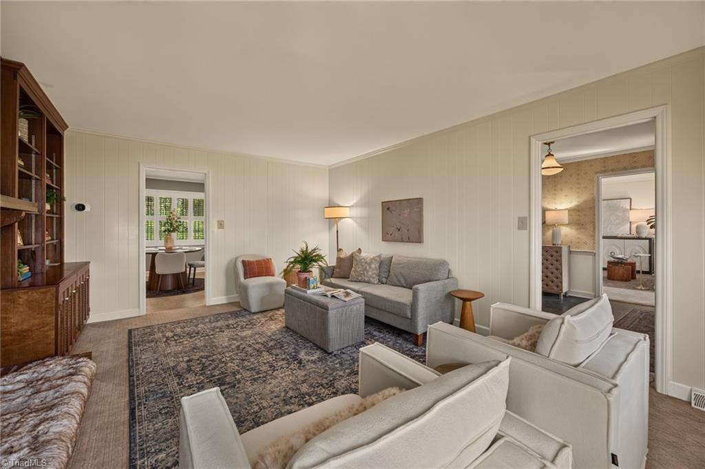 805 Chartwell Circle, Winston-Salem