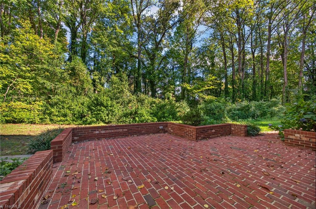 805 Chartwell Circle, Winston-Salem