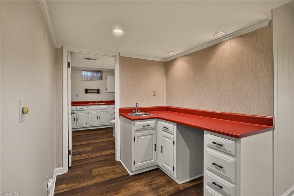805 Chartwell Circle, Winston-Salem