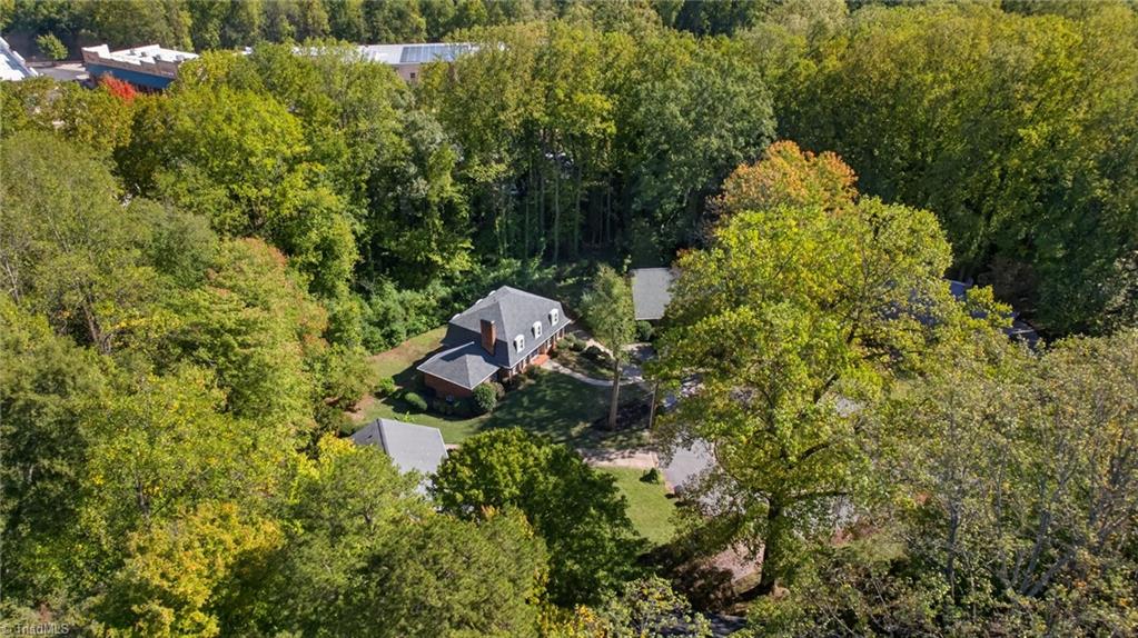 805 Chartwell Circle, Winston-Salem