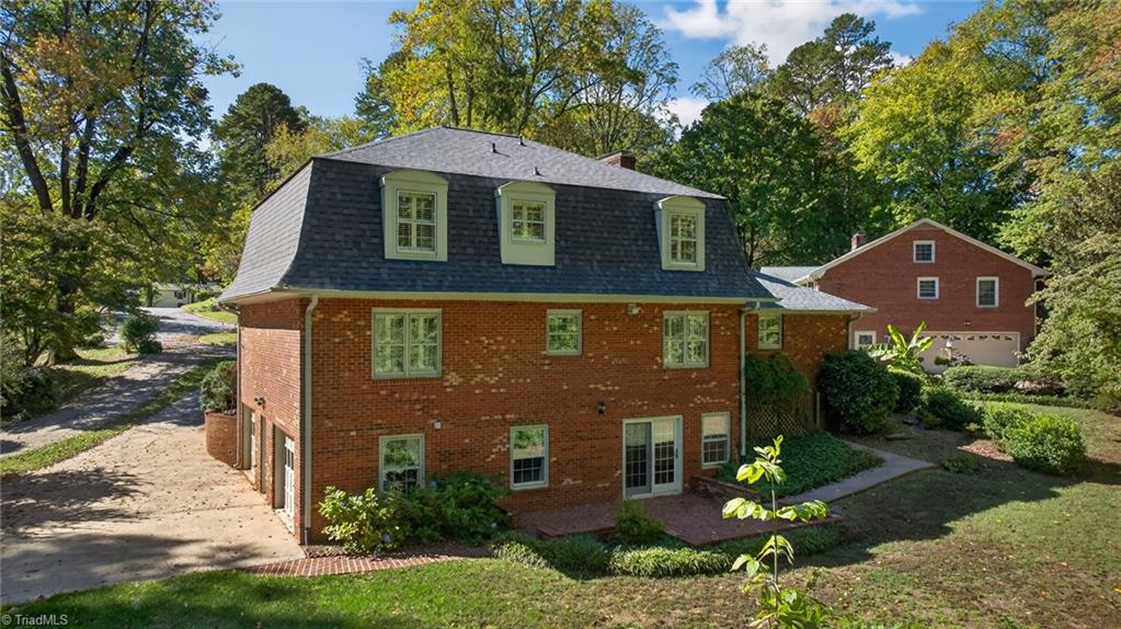 805 Chartwell Circle, Winston-Salem