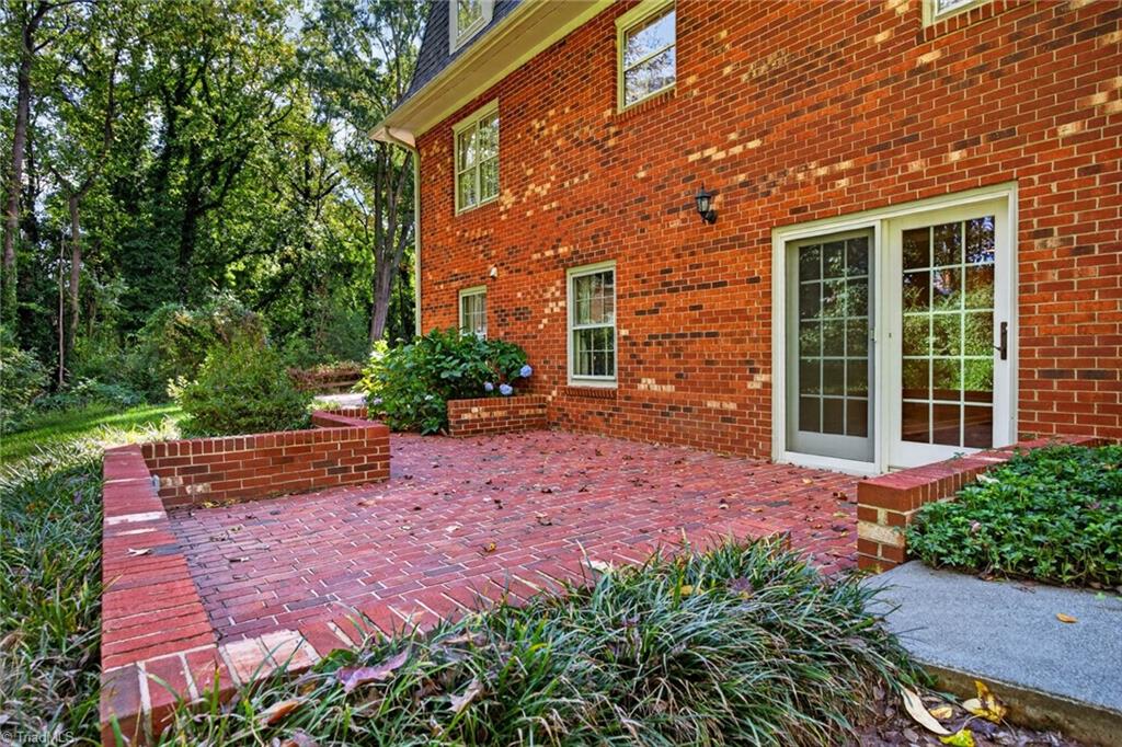 805 Chartwell Circle, Winston-Salem