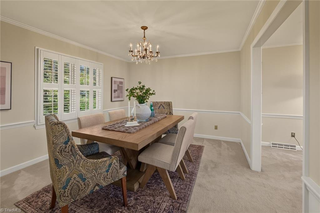 805 Chartwell Circle, Winston-Salem
