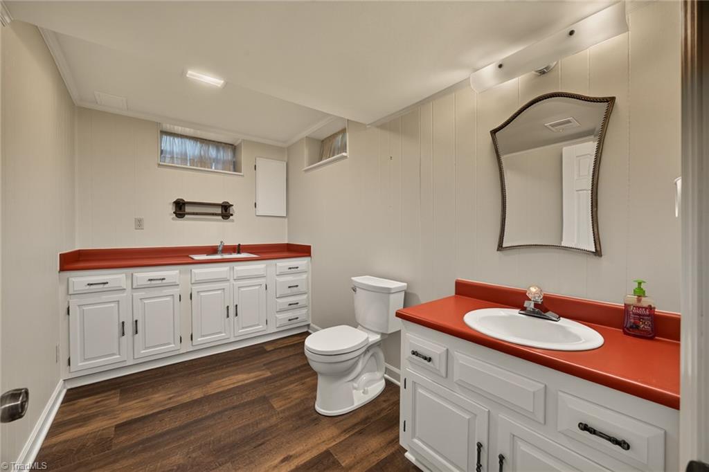 805 Chartwell Circle, Winston-Salem