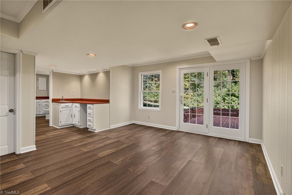 805 Chartwell Circle, Winston-Salem