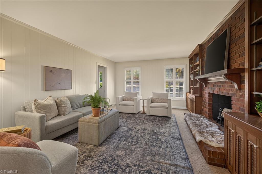 805 Chartwell Circle, Winston-Salem