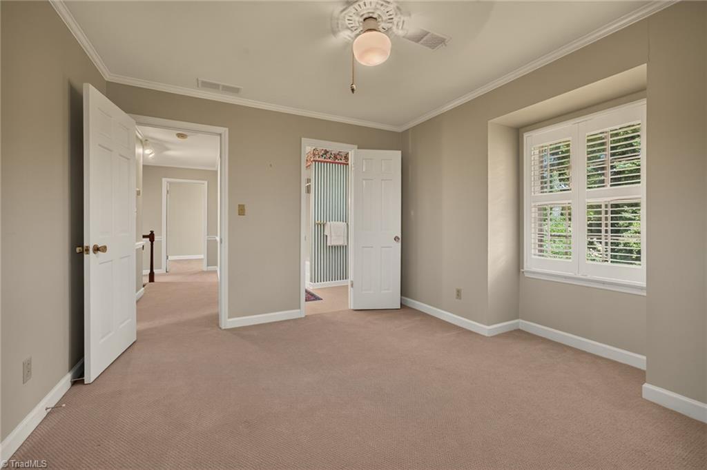 805 Chartwell Circle, Winston-Salem
