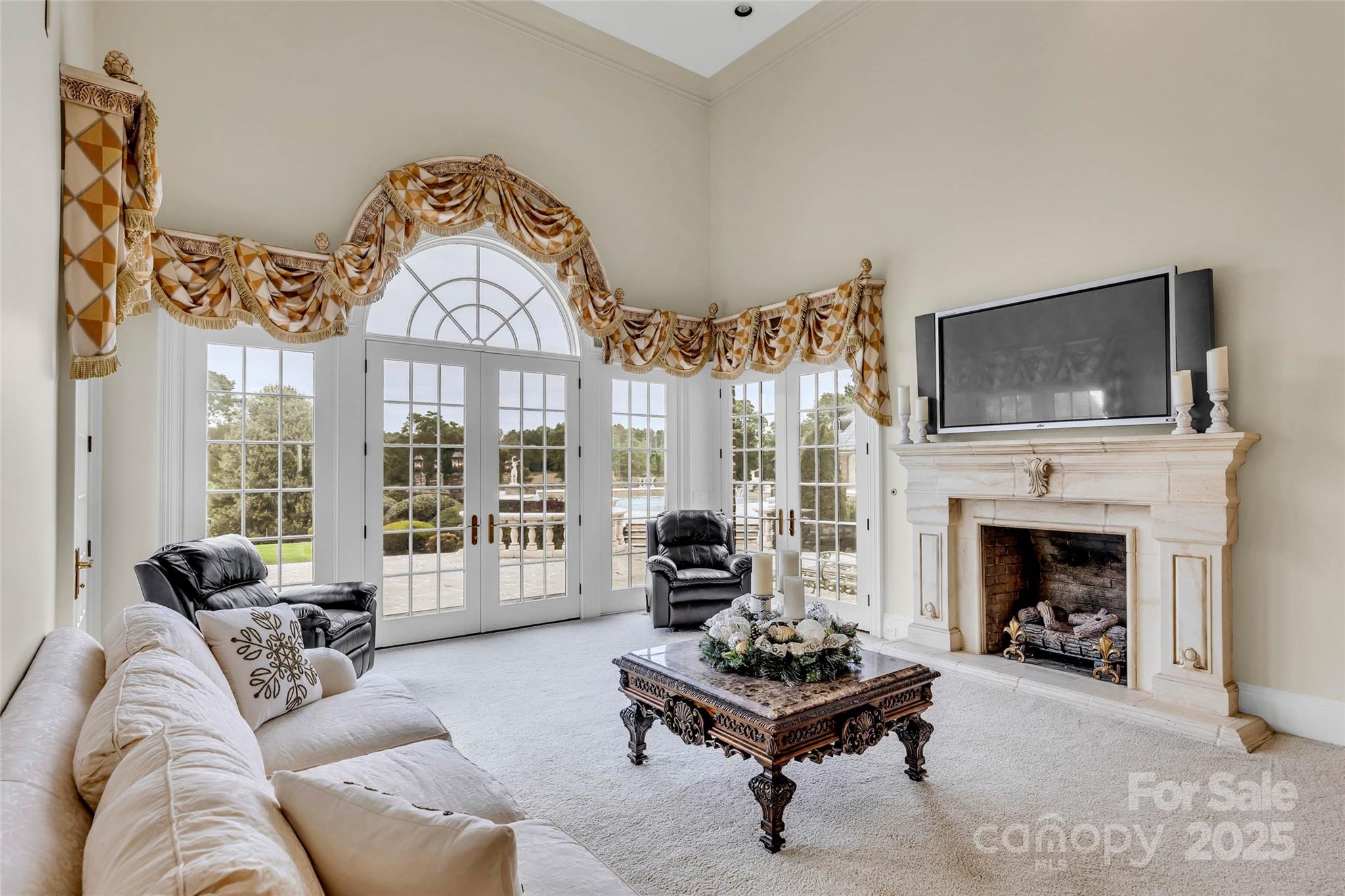 1100 Glen Oaks Drive
