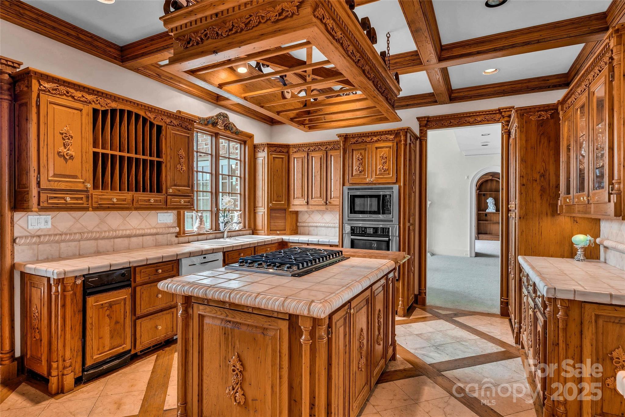1100 Glen Oaks Drive