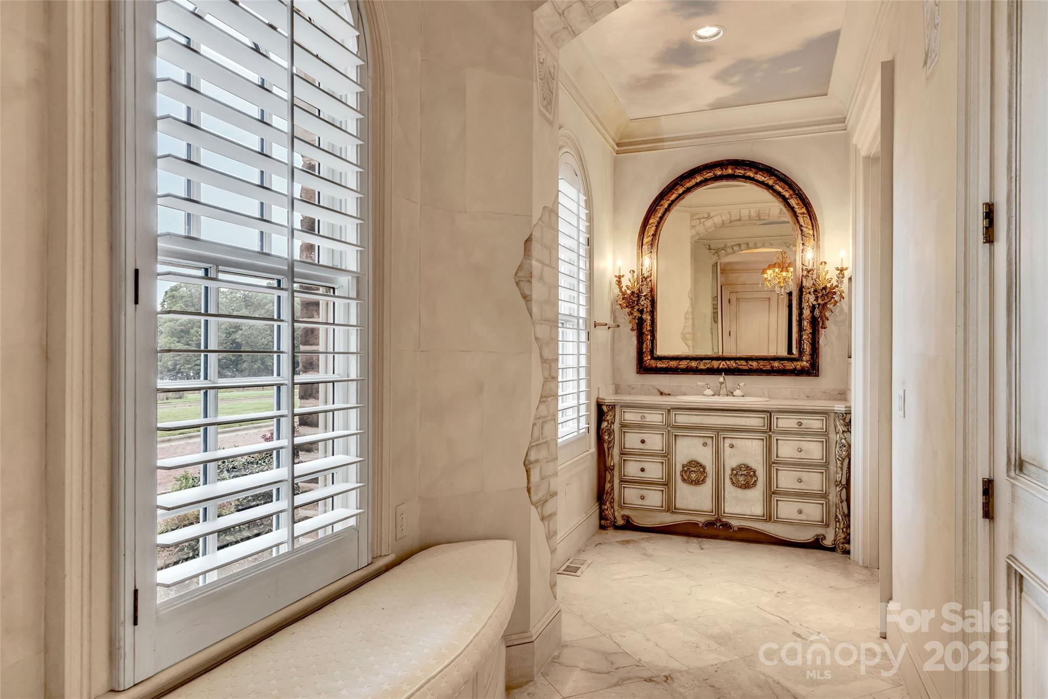 1100 Glen Oaks Drive