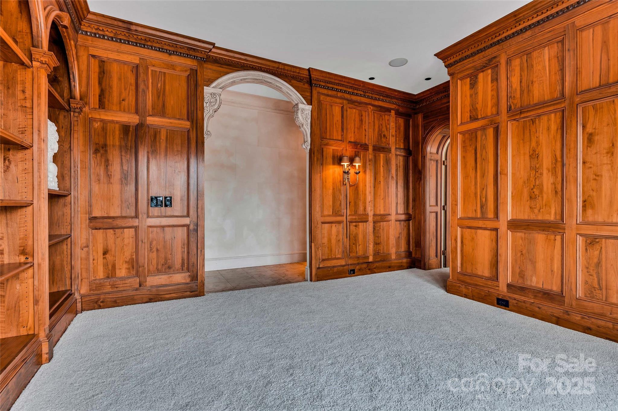 1100 Glen Oaks Drive