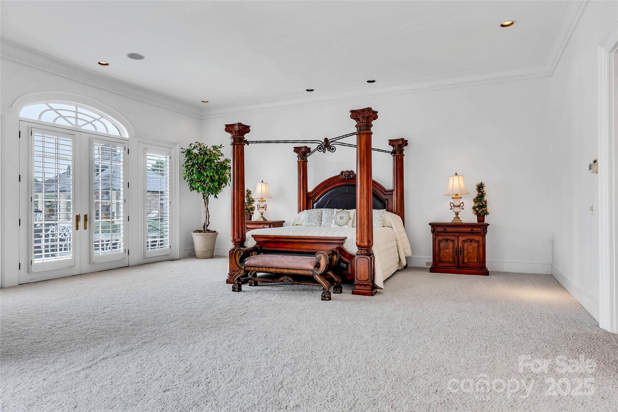 1100 Glen Oaks Drive