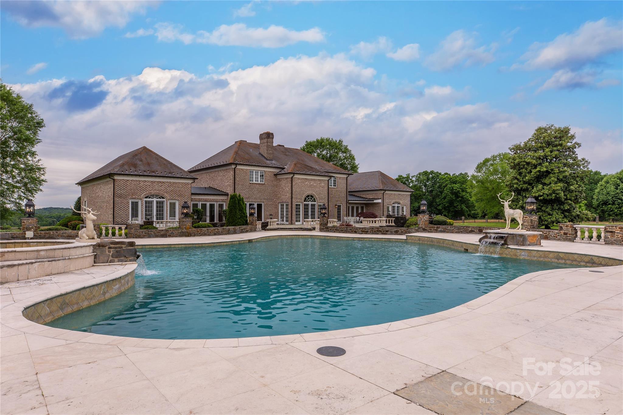 1100 Glen Oaks Drive