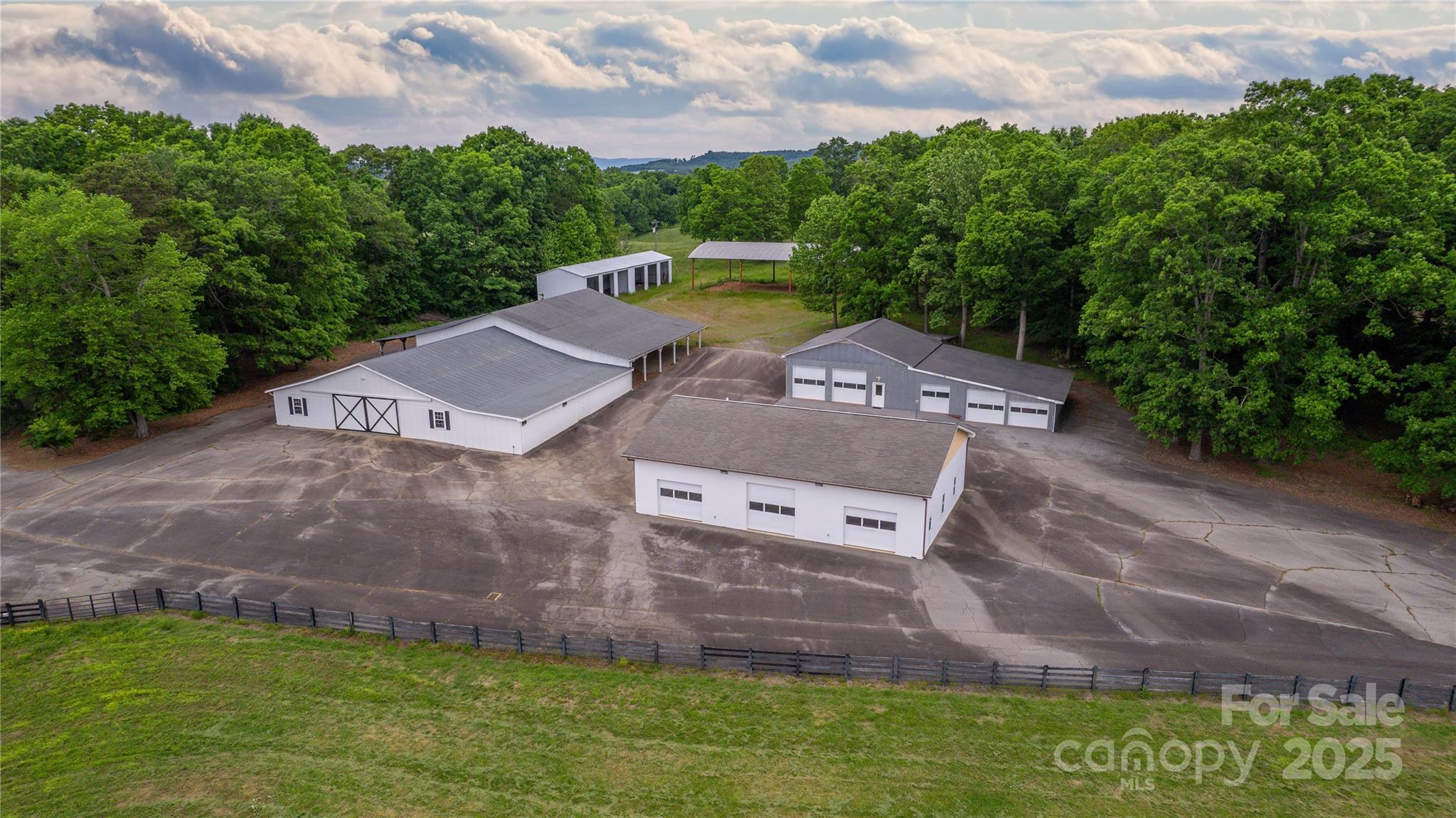 1100 Glen Oaks Drive