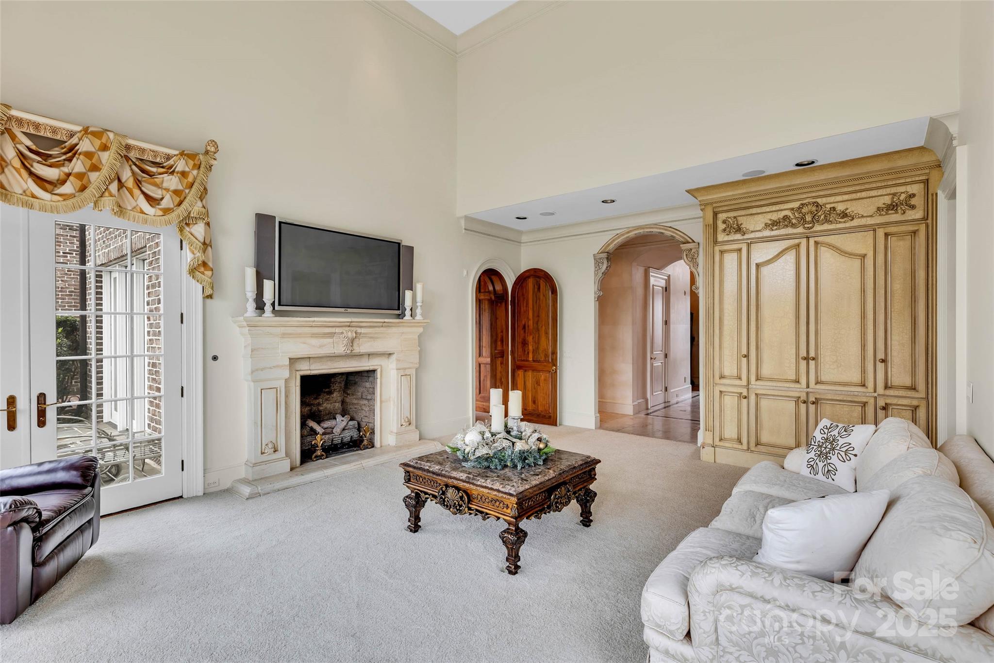 1100 Glen Oaks Drive