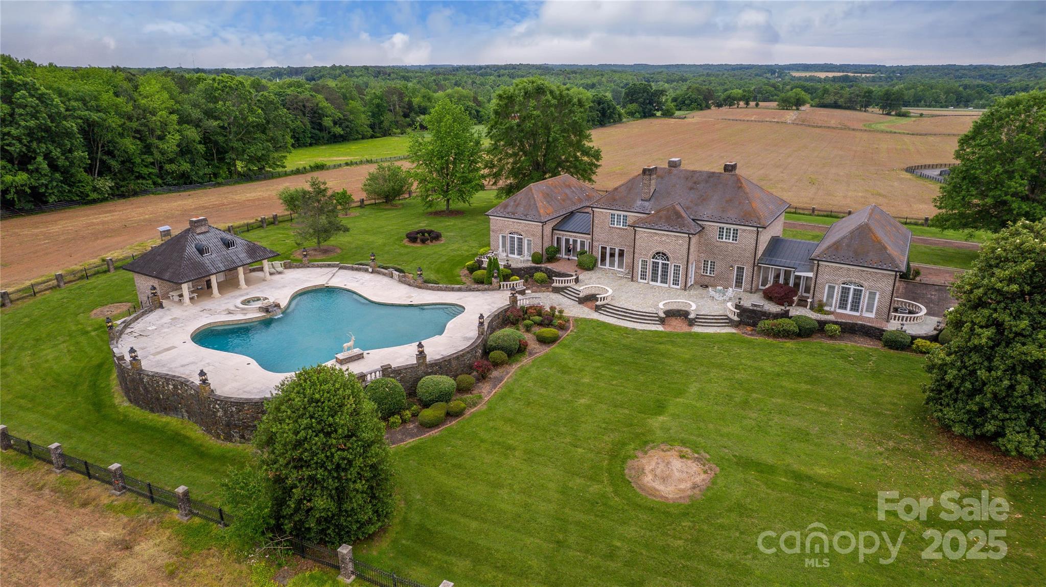 1100 Glen Oaks Drive