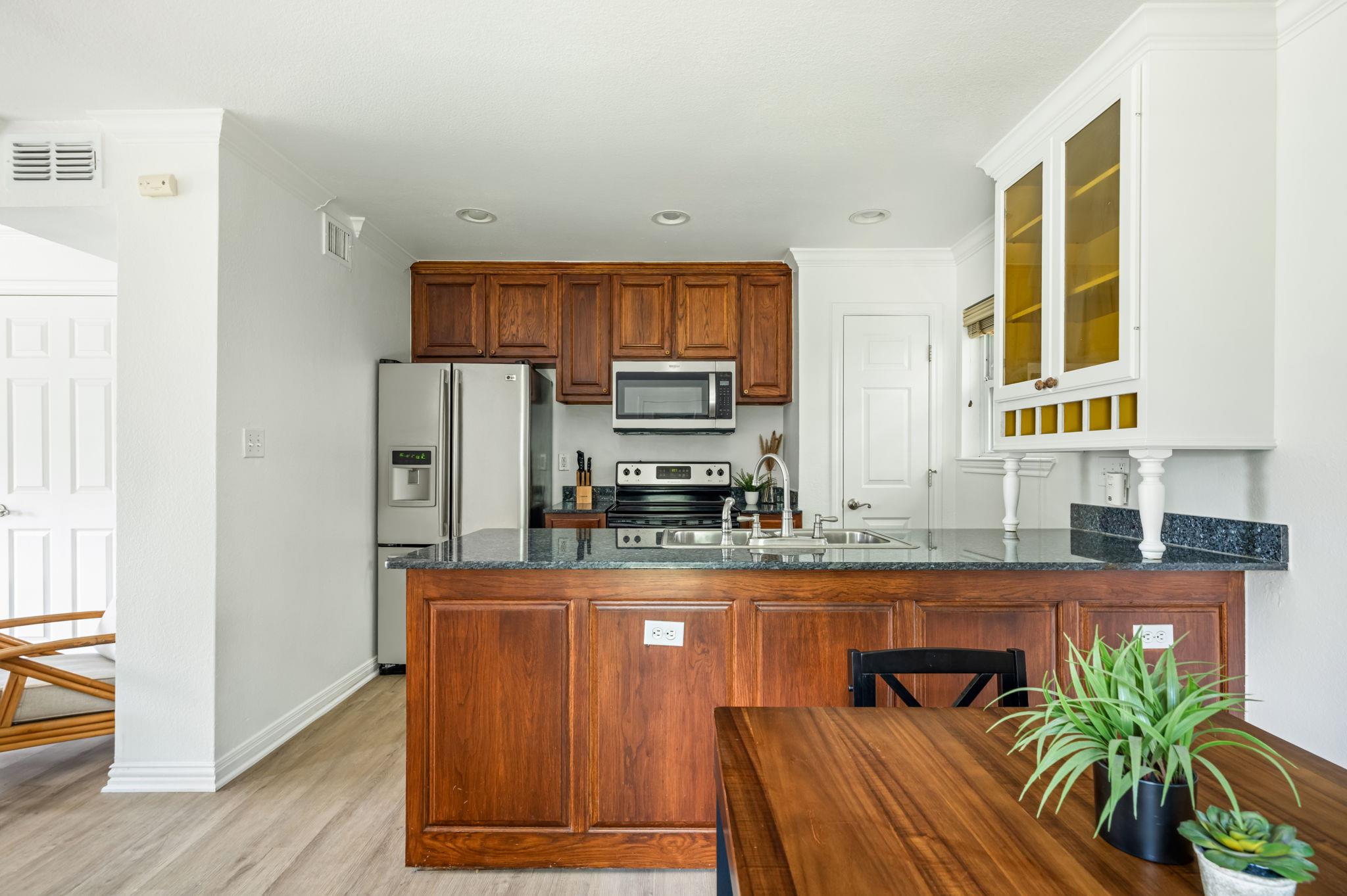 900 S Lamar BLVD # 201