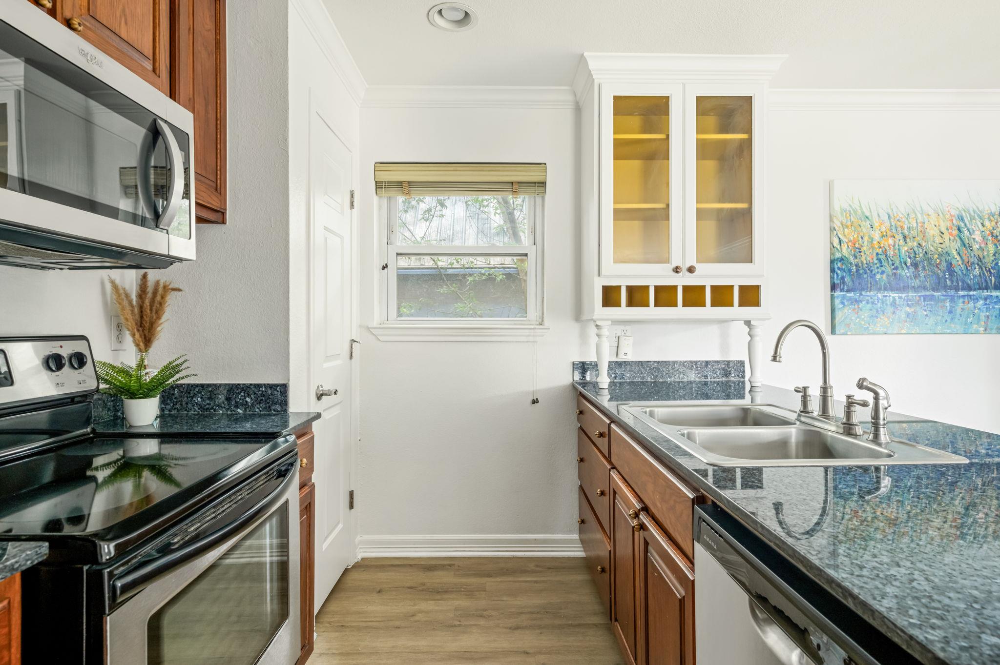 900 S Lamar BLVD # 201