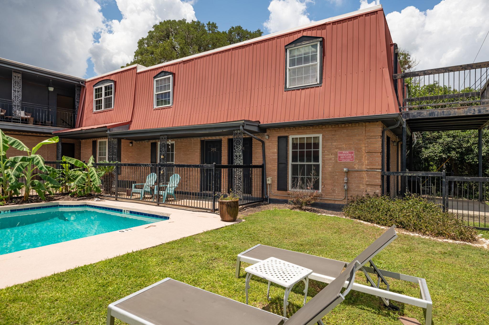 900 S Lamar BLVD # 201