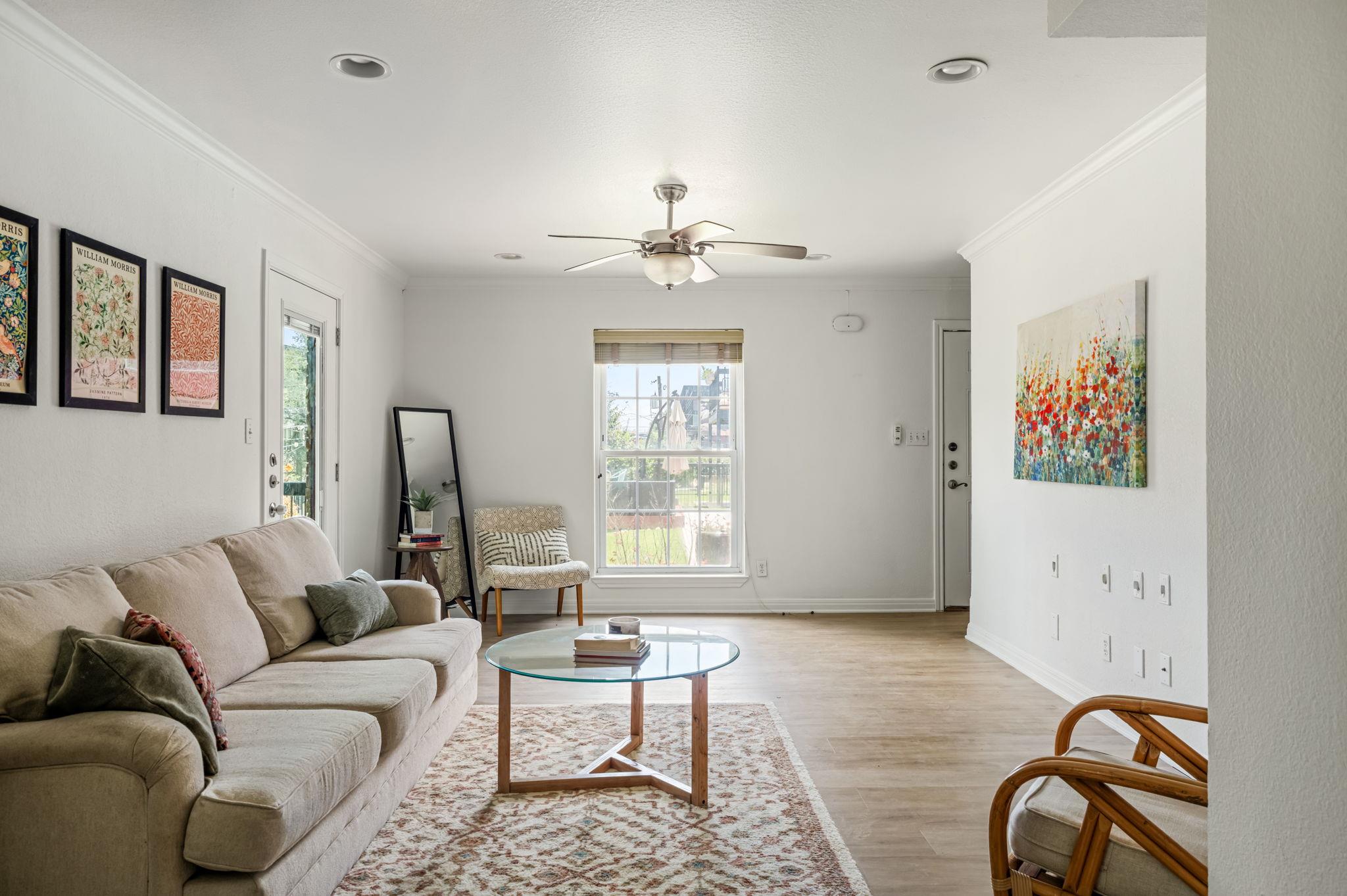 900 S Lamar BLVD # 201