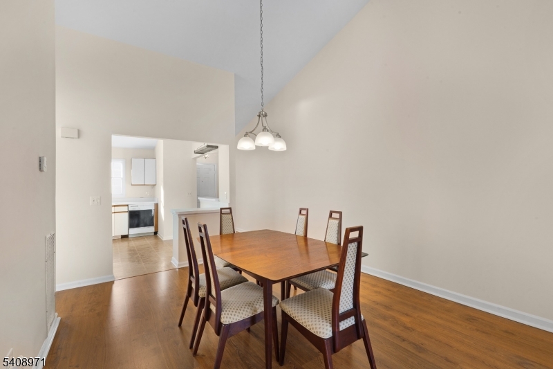 20 Alexandria Way