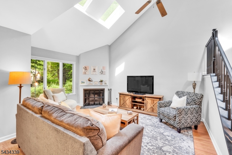 15 Saint Andrews Ln
