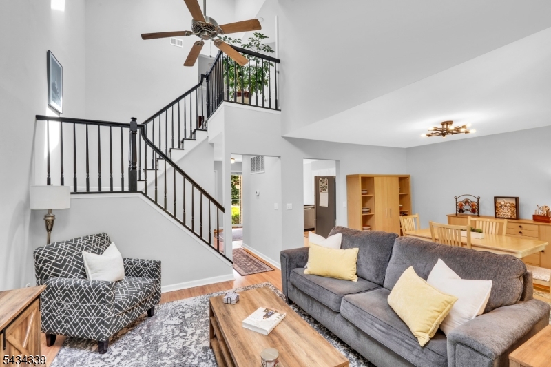 15 Saint Andrews Ln
