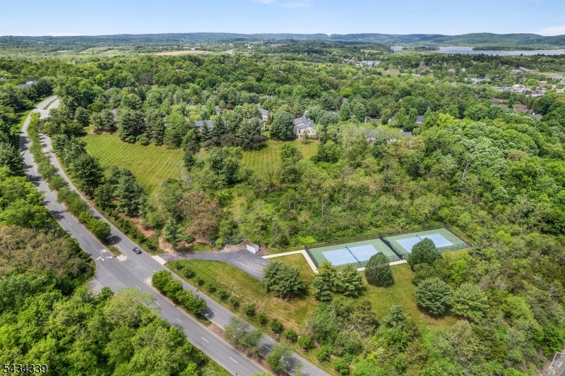 15 Saint Andrews Ln