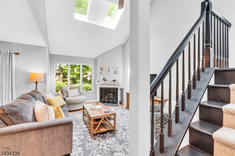 15 Saint Andrews Ln
