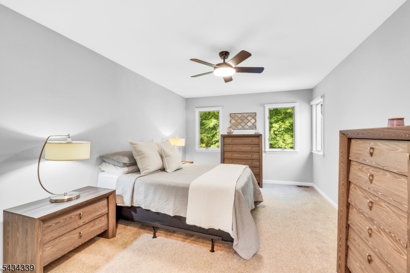 15 Saint Andrews Ln