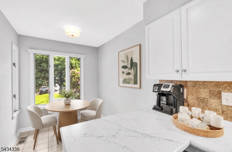 15 Saint Andrews Ln