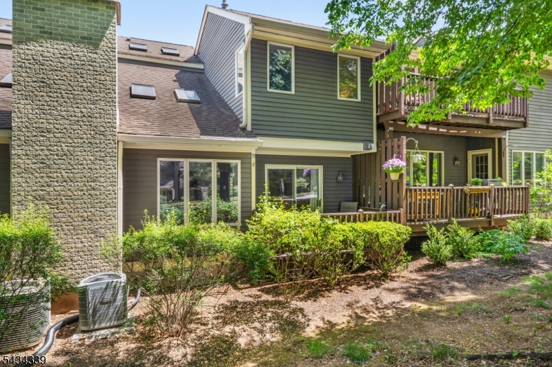 15 Saint Andrews Ln