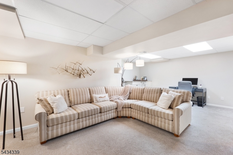 15 Saint Andrews Ln