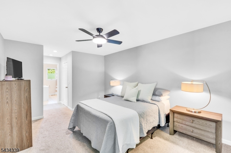15 Saint Andrews Ln