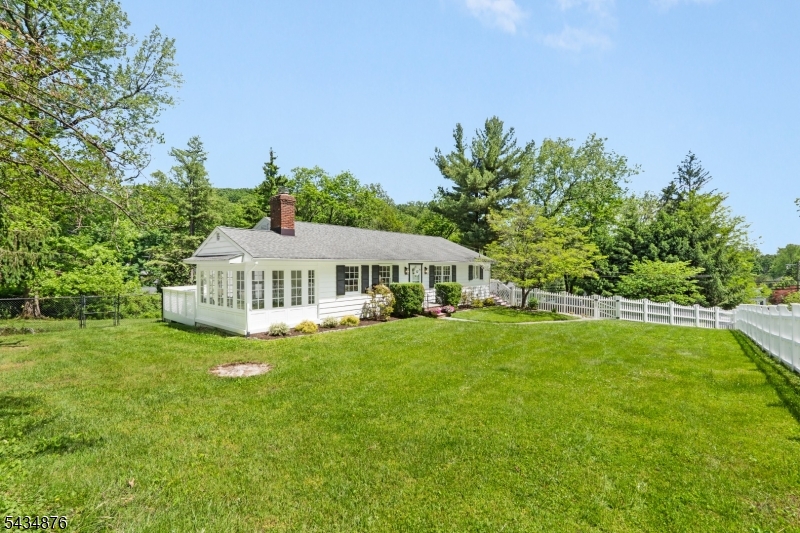 111 Anderson Hill Rd