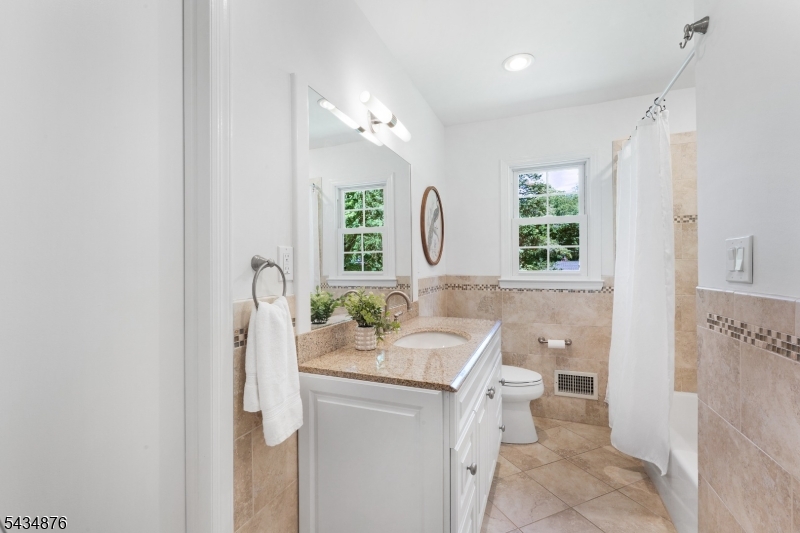 111 Anderson Hill Rd